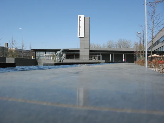 Badepigen 4