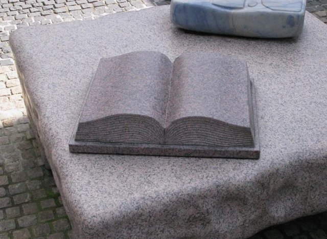 Stenskulptur 18