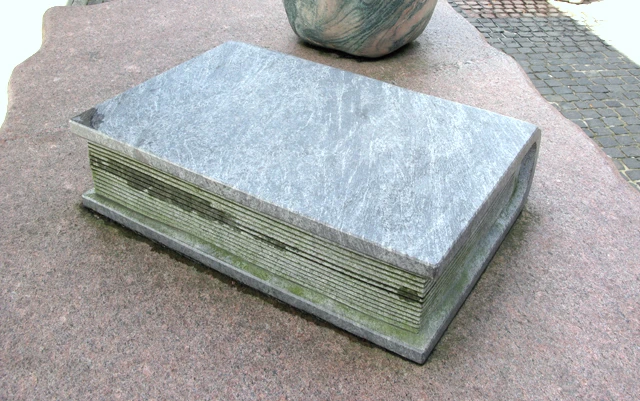Stenskulptur 17
