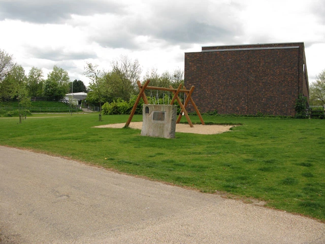 Broparkens skulpturgruppe 15