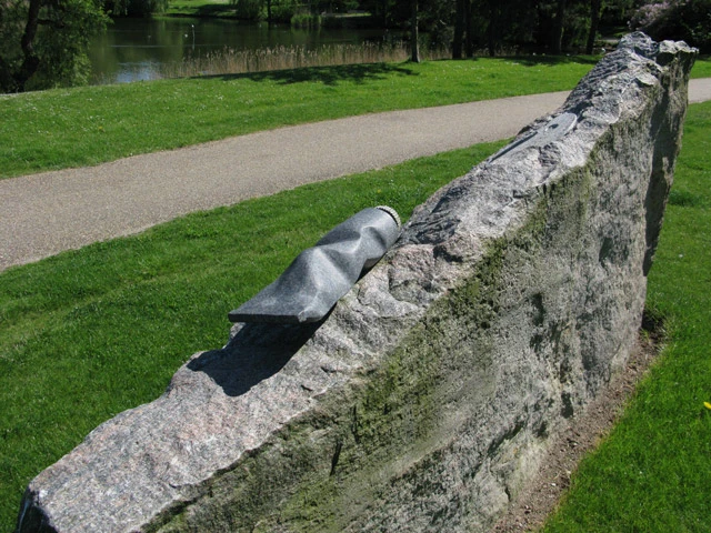 Broparkens skulpturgruppe 24