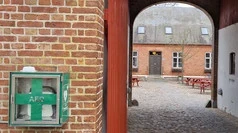 Hjertestarter på gavl